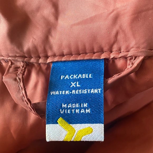 Old Navy Active Women's lightweight Quilted Puffer Jacket in canyon color - Picture 3 of 5